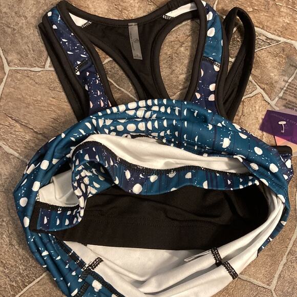 NWT Threads 4 Thought High Performance Workout Tank With Built in Shelf Bra Sz S - Picture 8 of 10